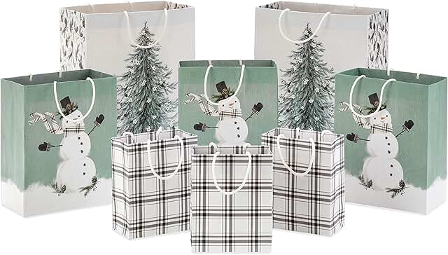 Set of 8 Christmas gift bags in white and green