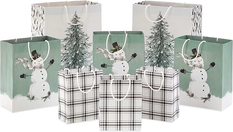 Set of 8 Christmas gift bags in white and green