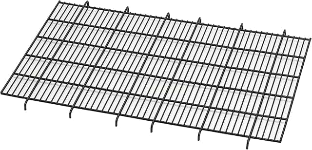 Floor grid for dogs with curved slide bolt latch