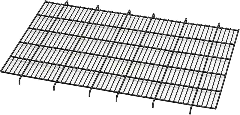 Floor grid for dogs with curved slide bolt latch