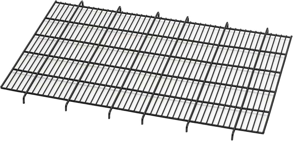 Floor grid for dogs with curved slide bolt latch