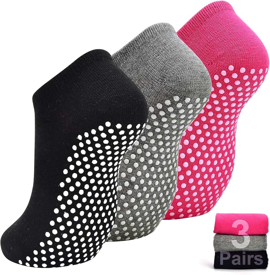 Non-slip yoga and Pilates grip socks, 3 pairs