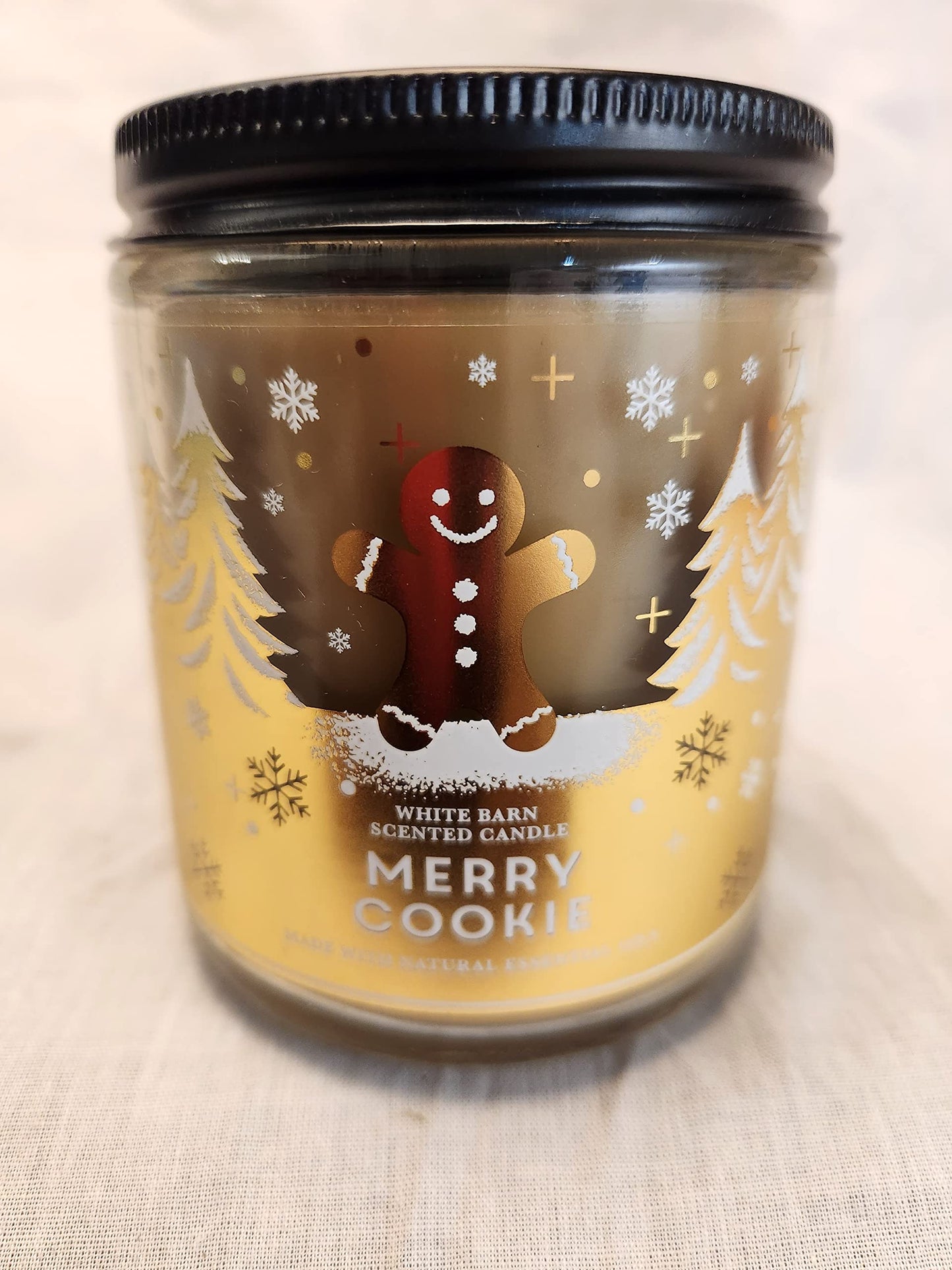 1-Wick Candle w/Essential Oils  7 oz  2021  Winter Scents! Merry Cookie)