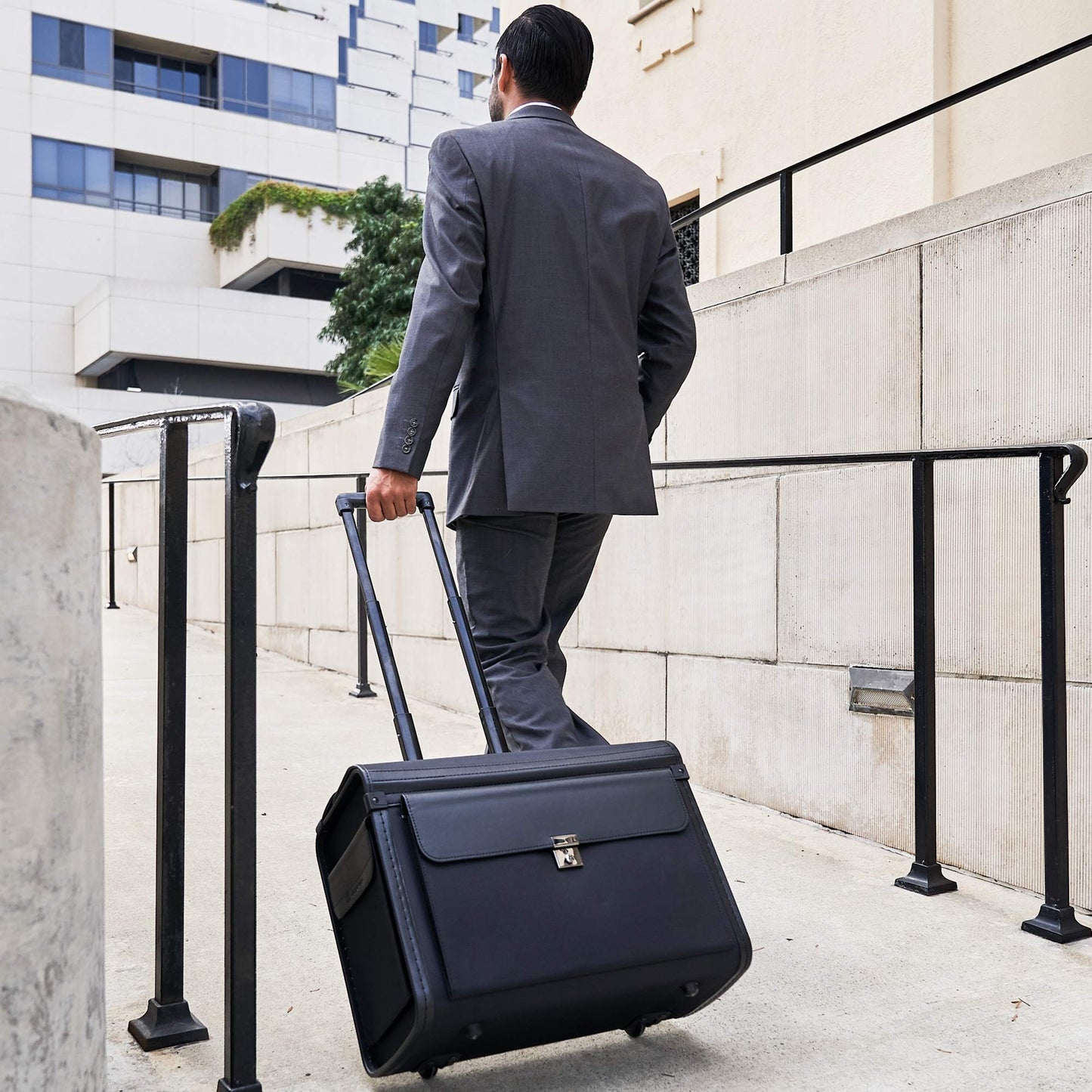 Rolling 17" Laptop Briefcase on Wheels Attache Lawyers Case Legal Size Black