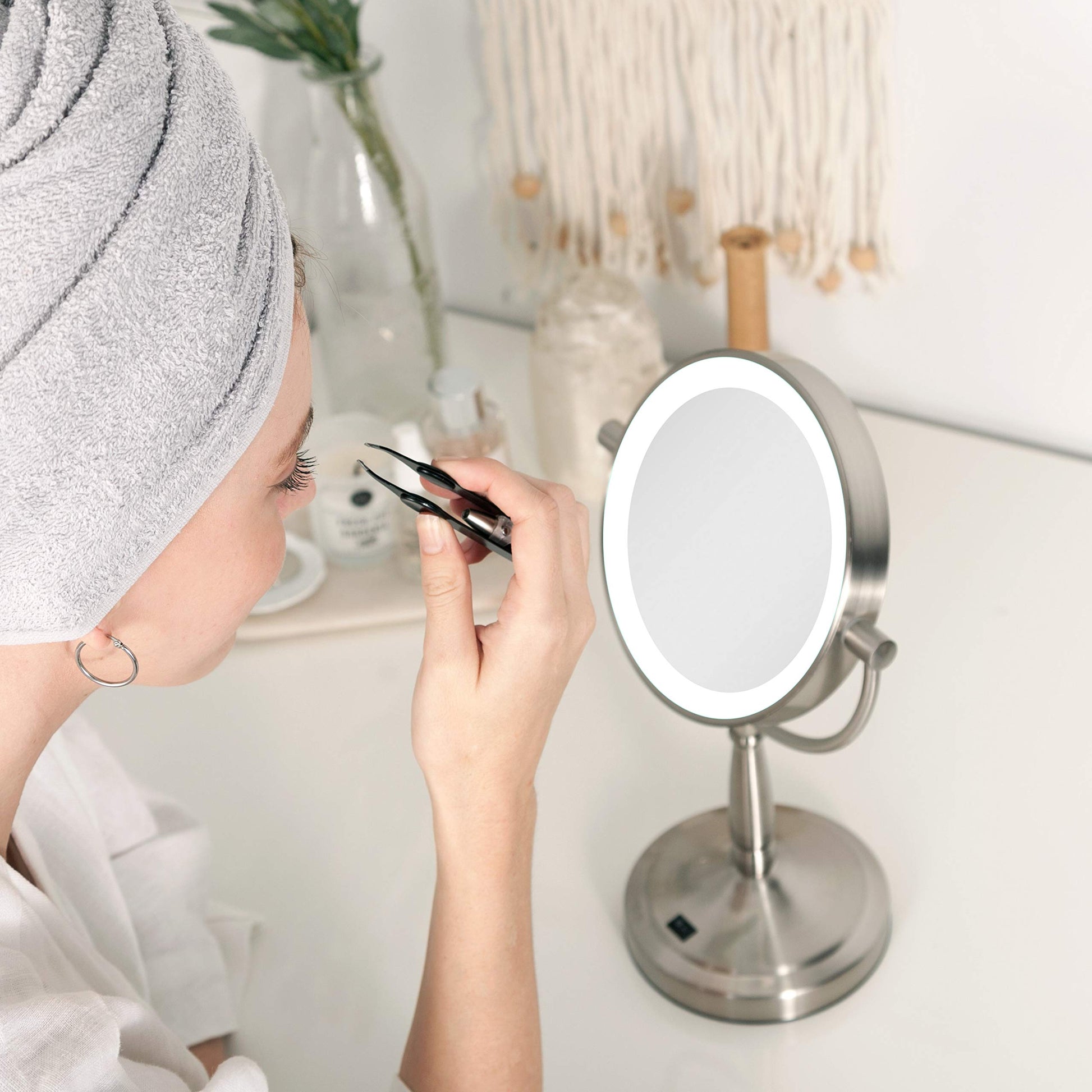 9" Round LED Makeup Mirror with Lights and Magnification 5&10X/1X AA Battery Operated Swivel Lighted Makeup Mirror