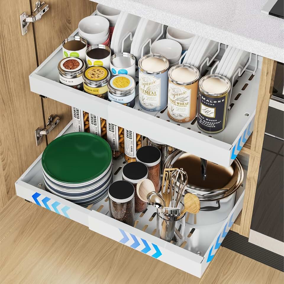 Expandable pull-out cabinet organizer with dividers