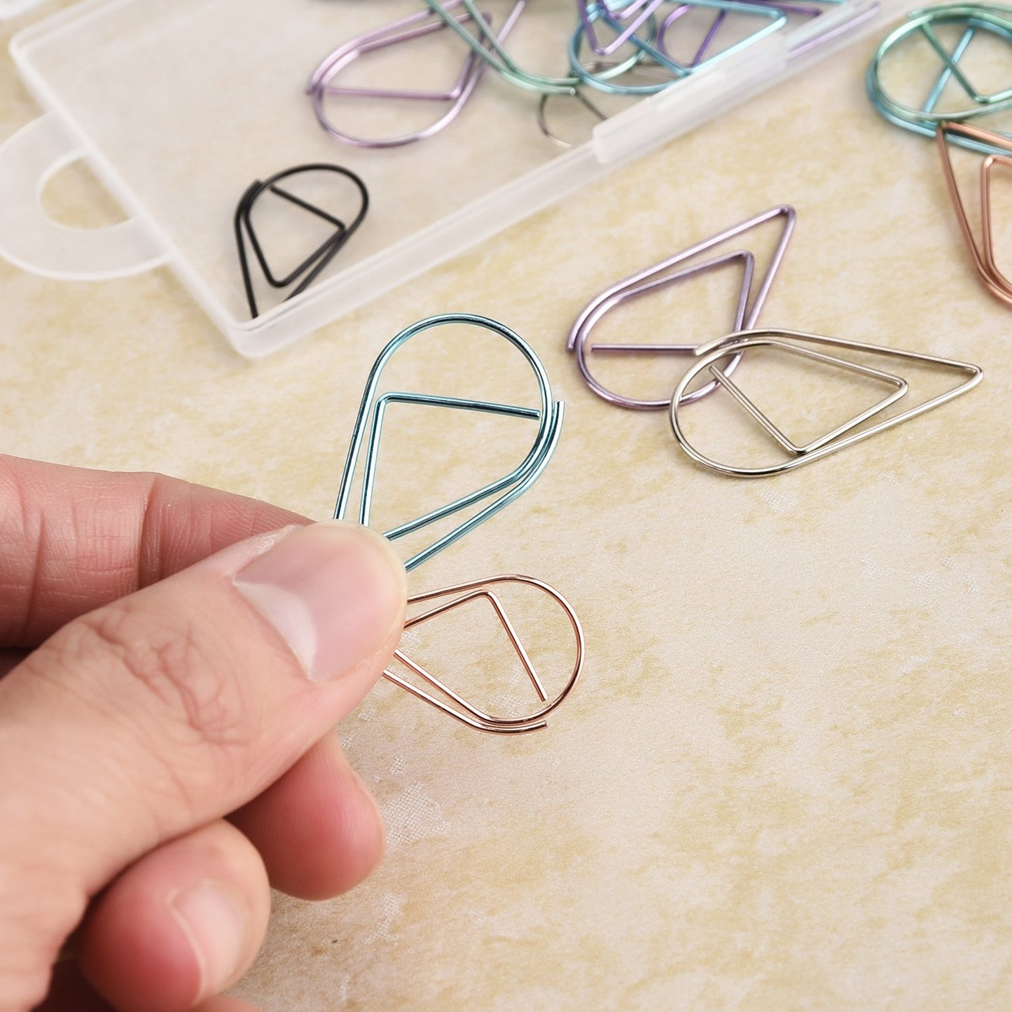 105 Multicolor Metal Paperclips for Office and Crafts