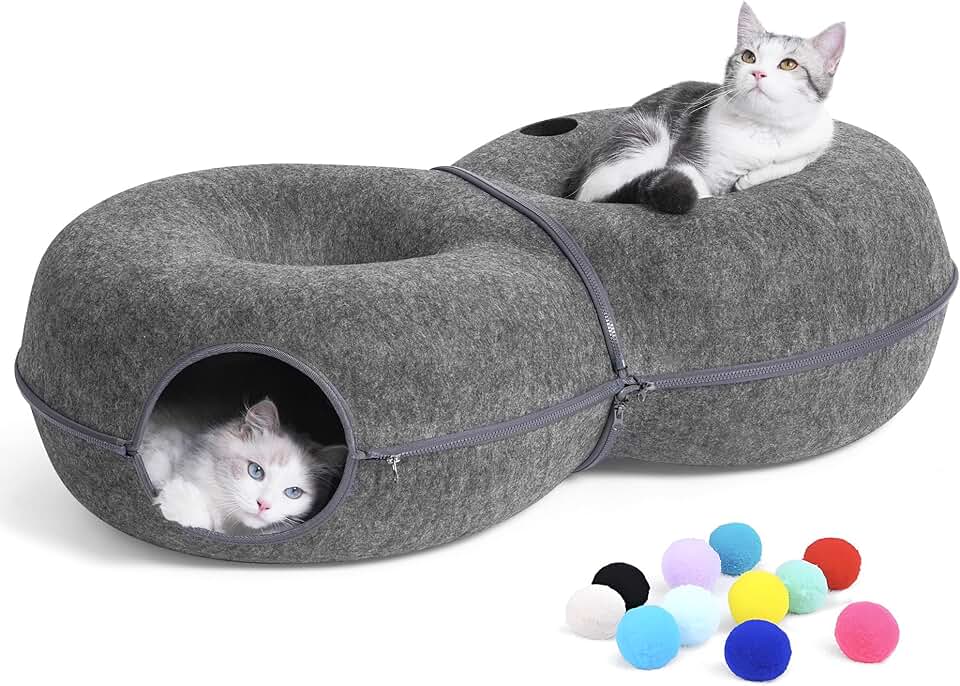 Large 8-Shaped Cat Tunnel Bed with Toys