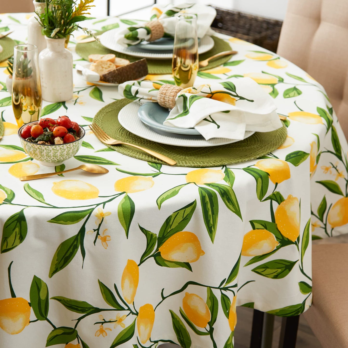 Lemon Bliss Tabletop  Tablecloth, 70" Round