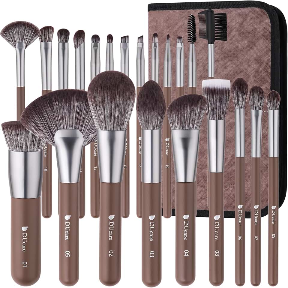 22-Piece Professional Makeup Brush Set with Case
