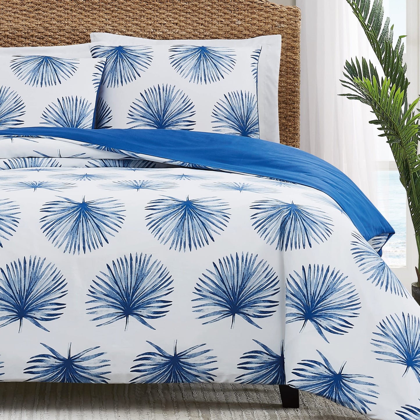 Summer Palm, Full/Queen, White/Blue