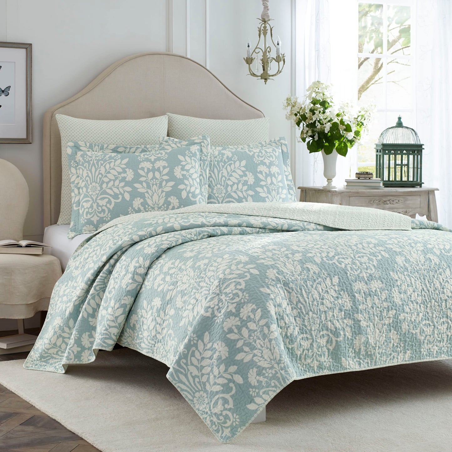 Rowland  Quilt Set  100% Cotton, Reversible, All Season Bedding with Matching Shams, Pre-Washed for Added Comfort, King, Blue