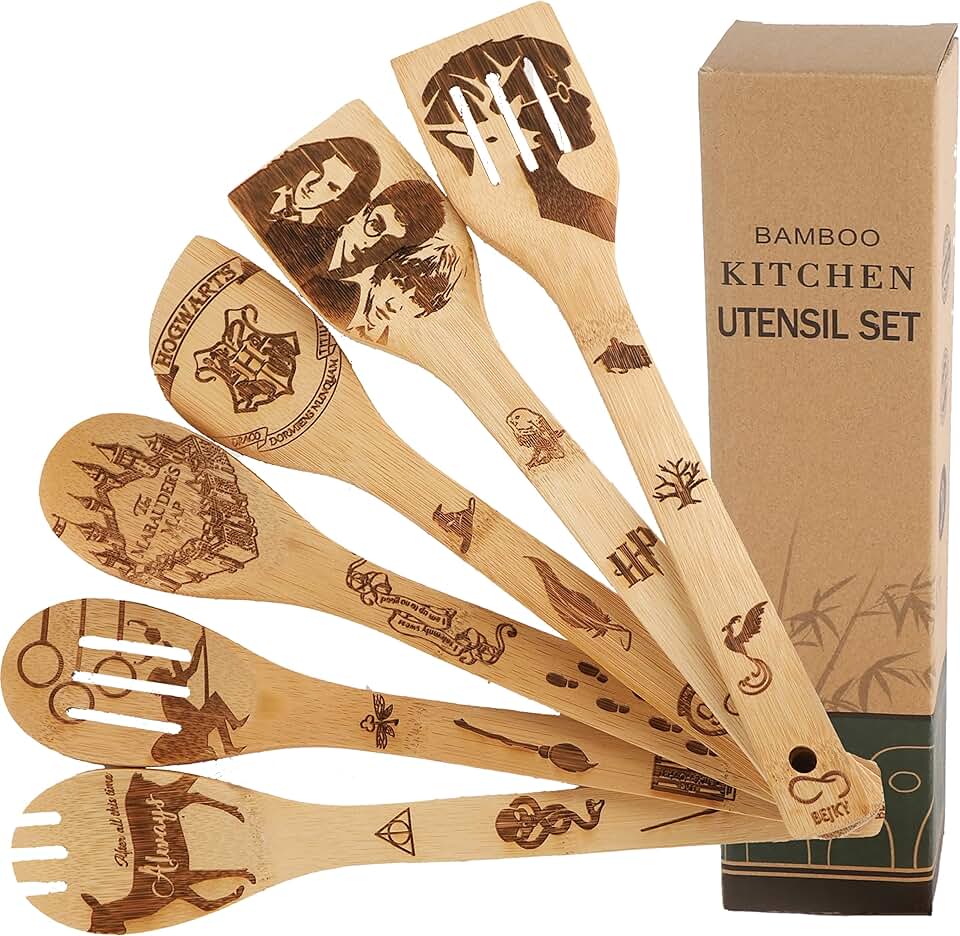 Six-piece set of wooden bamboo spoons with engraved patterns