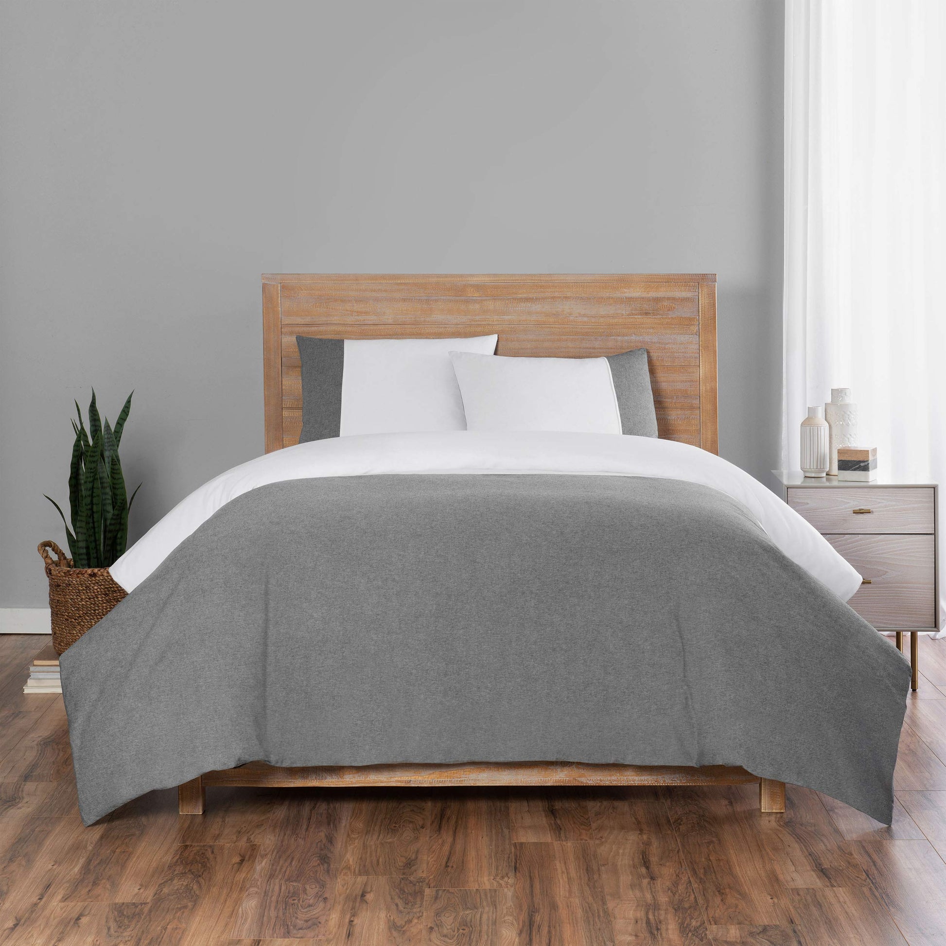 Kindsley Chambray Soft Modern 3 Piece Solid Duvet Cover Set with Two Pillow Shams, Full/Queen, Black
