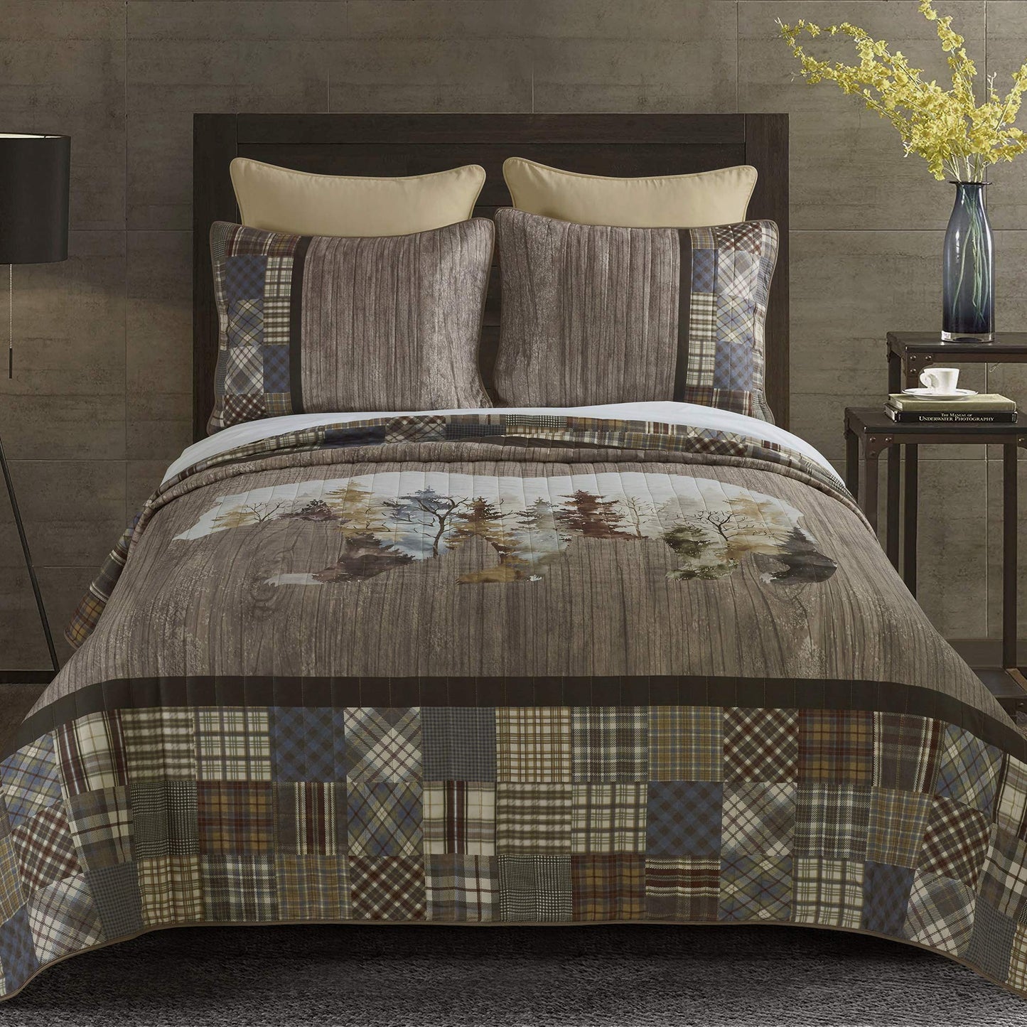 Full/Queen Bedding Set  3 Piece  Chimera Bear Lodge Quilt Set with Full/Queen Quilt and Standard Pillow Shams  Fits Queen Size and Full Size Beds  Machine Washable