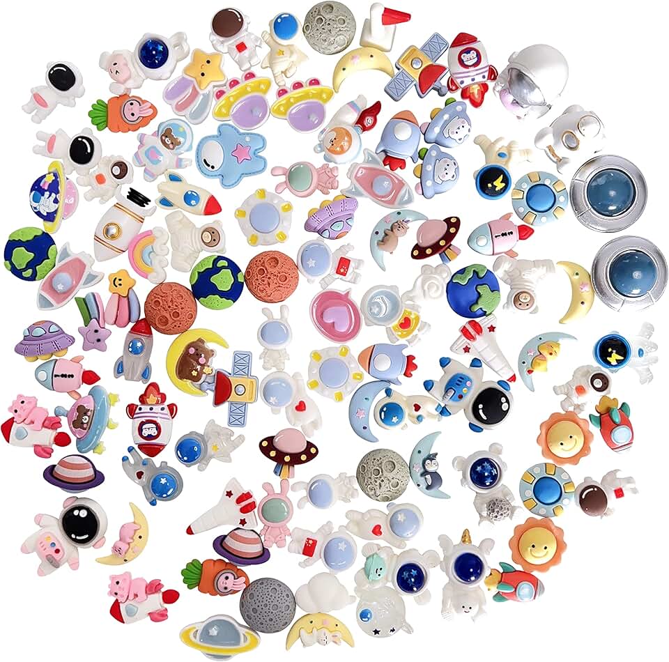 100pcs Mini Space Planet Astronaut Resin Decorations