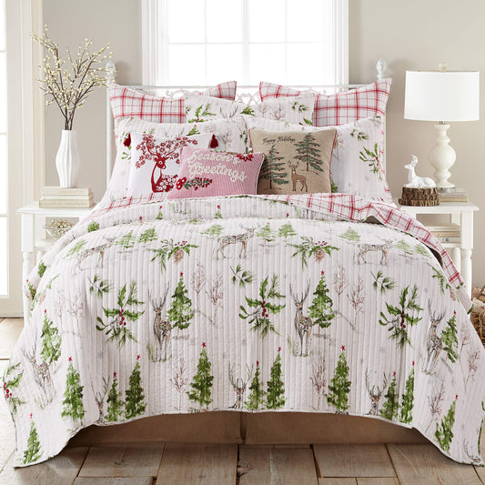 Villa Lugano Sleigh Bells Sleigh Bells Quilt  Full/Queen  Tree and Reindeer  Red Green Grey White  Quilt 88x92in.)  Reversible  Cotton/Poly