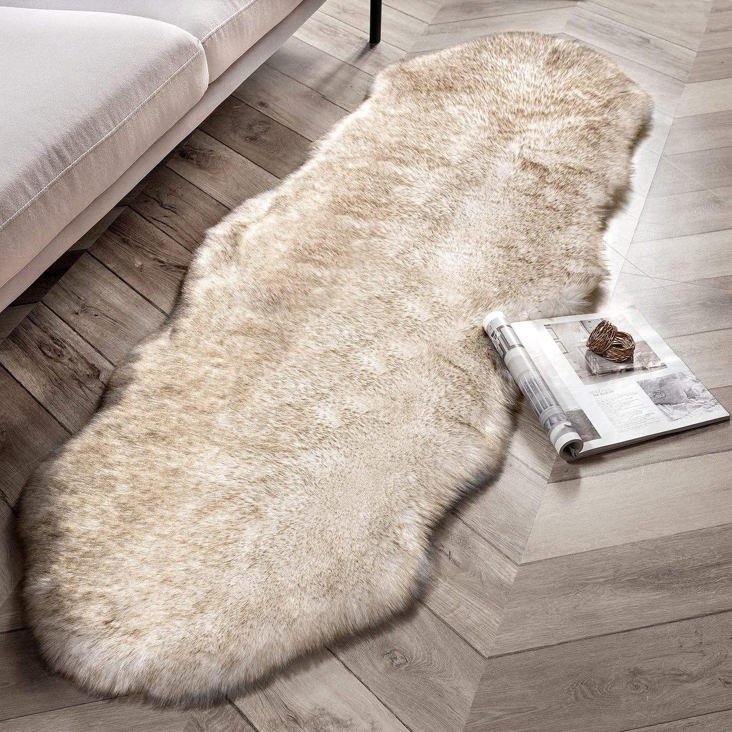 Faux Fur Rug, Fluffy Soft Faux Fox Fur Area Rugs for Bedroom Livingroom Kids Room Decor,Shaggy Fur Rugs Anti-Skid, White Brown, 2 x 6 Feet