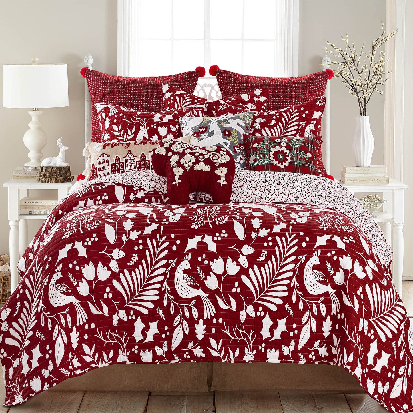 Oscar  Grace Bretton Woods Bretton Woods Quilt  Full/Queen  Folk Holiday  Red and White  Quilt 88x92in.)  Reversible  Cotton/Poly