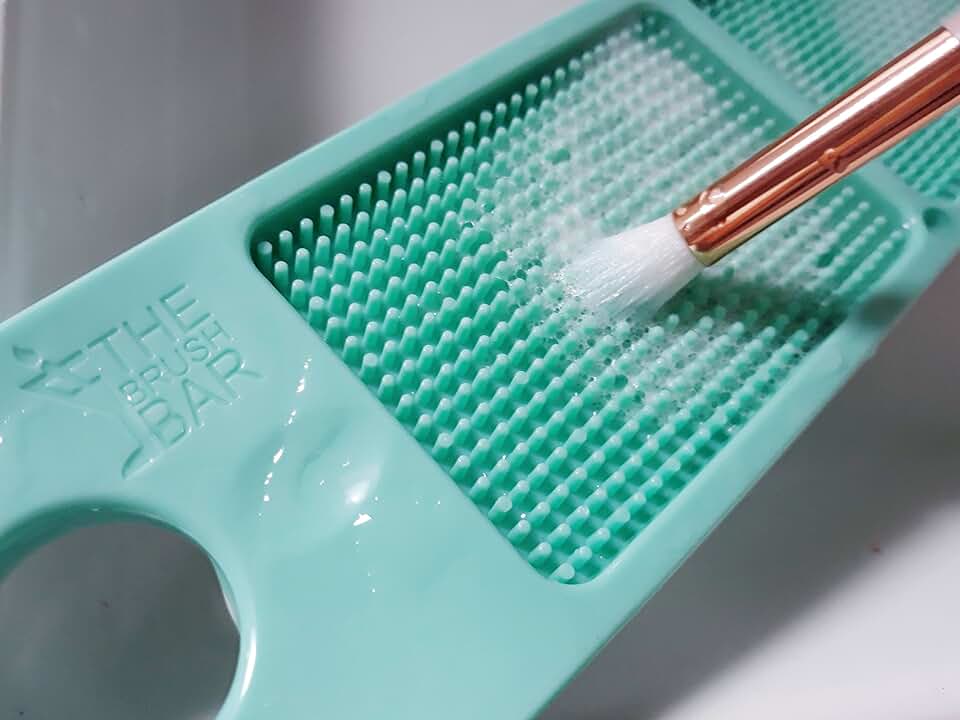 Mat Makeup Brush Cleaner for Deep Cleaning Brushes