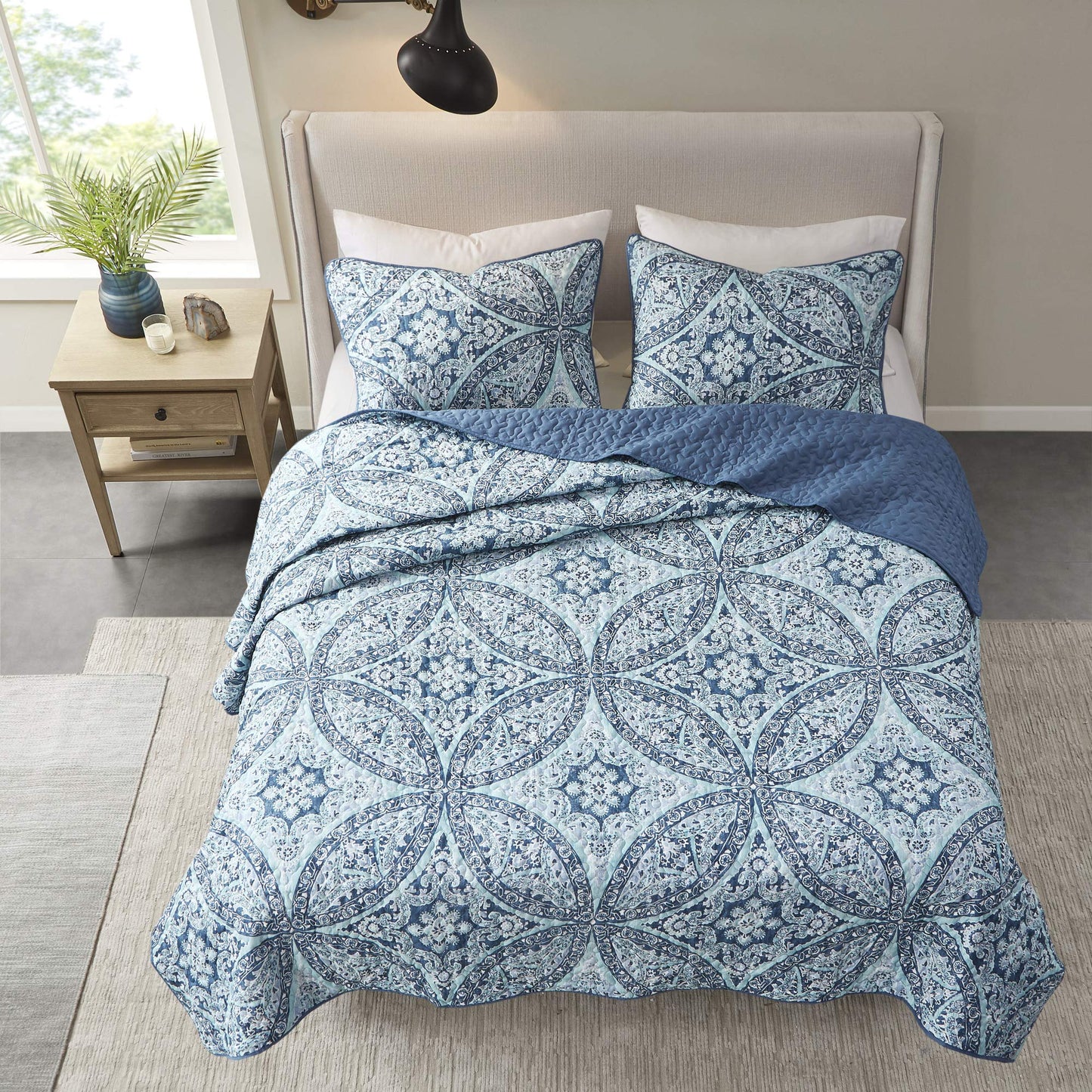 Reversible Quilt Set-Vermicelli Stitching Design All Season, Lightweight, Coverlet Bedspread Bedding, Matching Shams, Full/Queen 90 in x 90 in), Gloria Damask Aqua 3 Piece