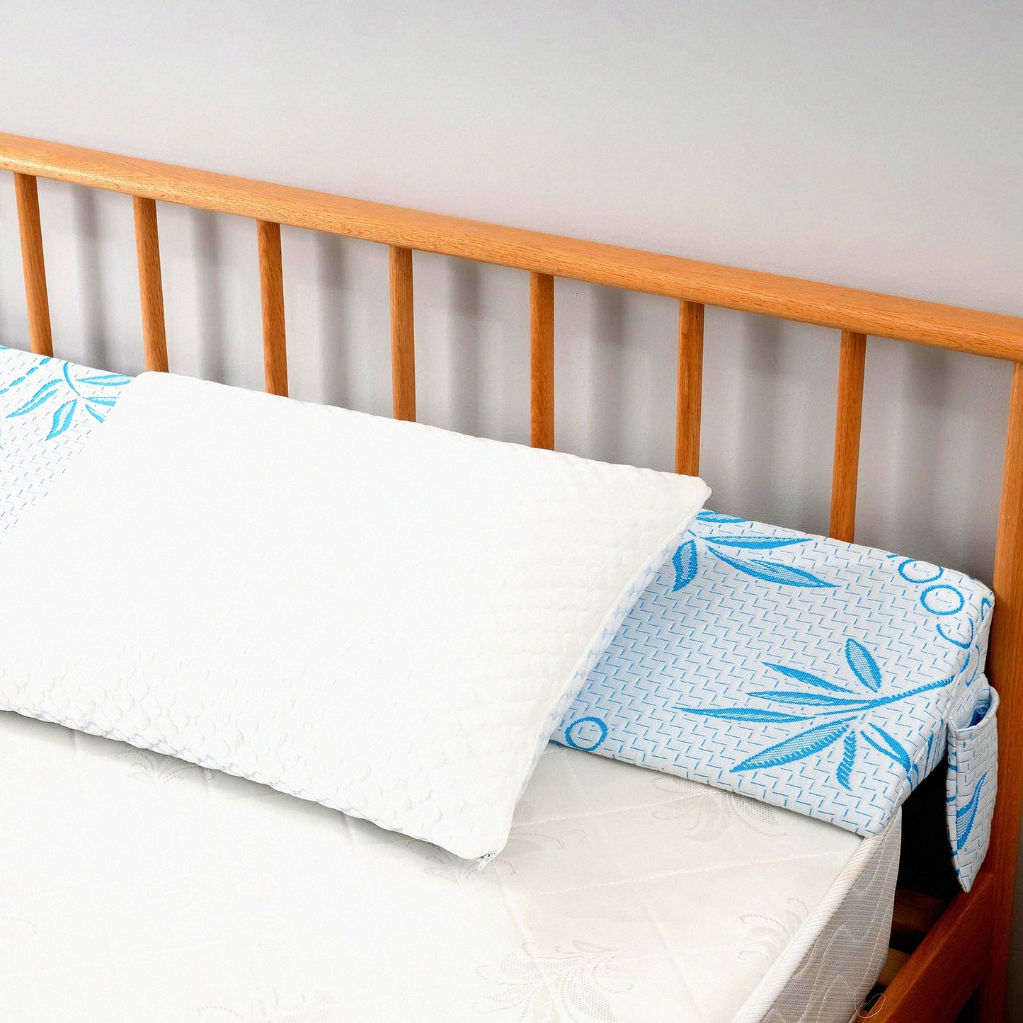 MemoryFoam Headboard Gap Pillow - Comfortable Bed Wedge & Gap Filler - Removable Washable Cover - Close The Gap Between Headboard & Mattress - Size 0-6"