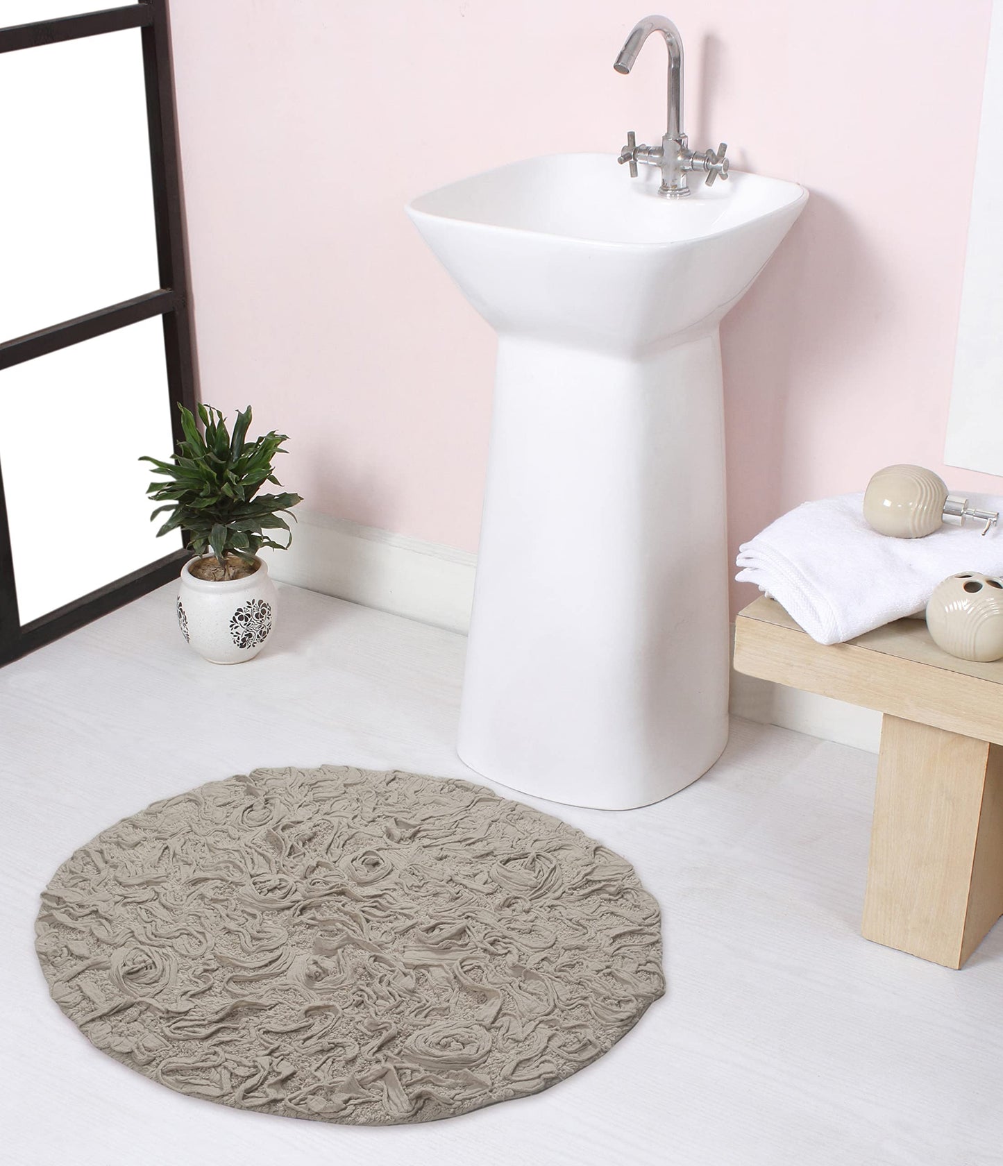 22" Round Cotton Tufted Bath Rug