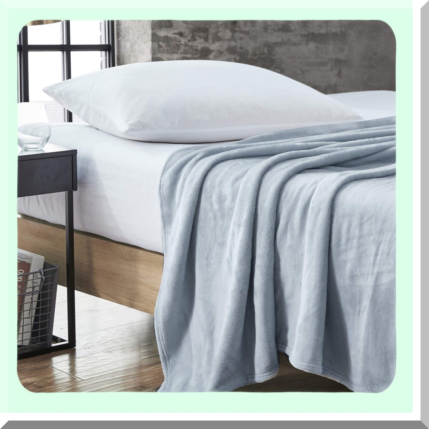 All-Season Cozy Queen Blanket - Plush Fleece Bedding in Solid Blue