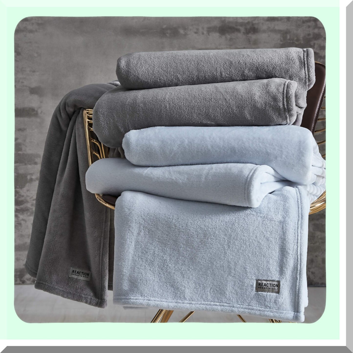 All-Season Cozy Queen Blanket - Plush Fleece Bedding in Solid Blue