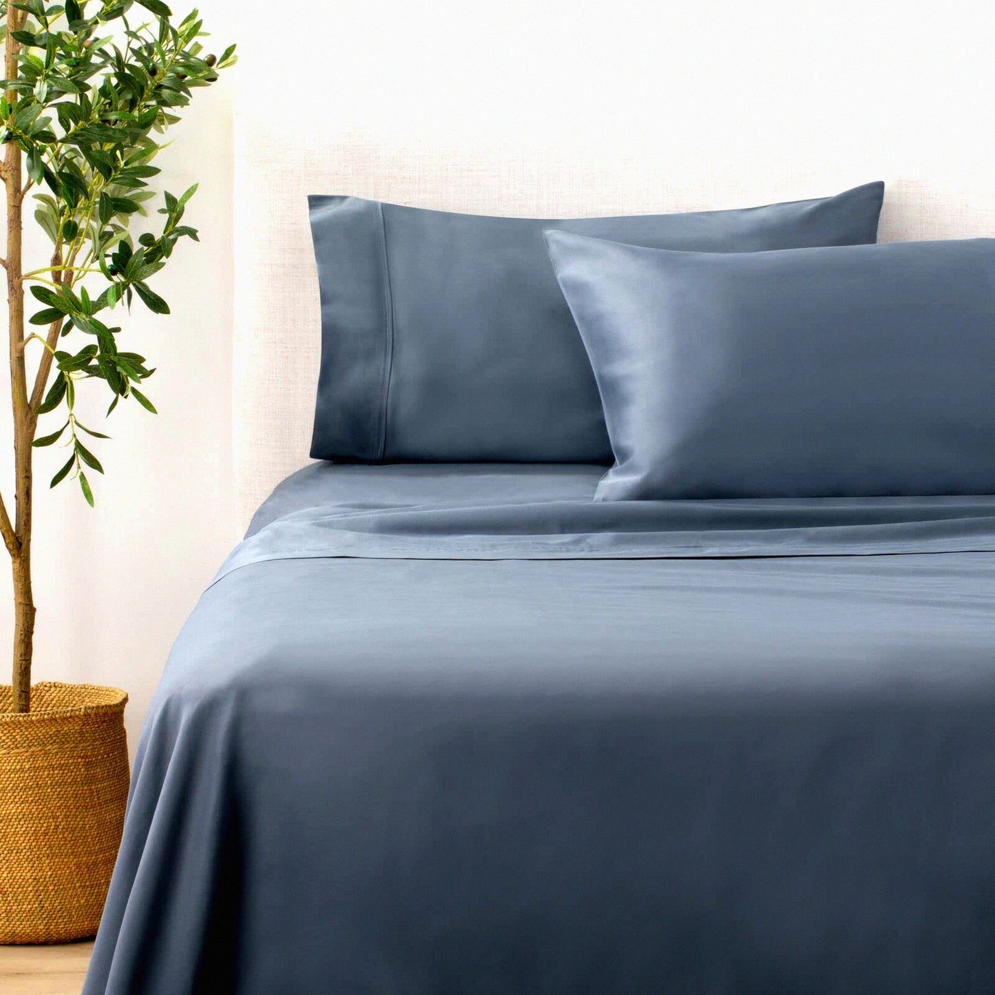 Luxury Sateen Whale Blue Bedding Set - Full Size 4-Piece Deep Pocket Sheet Set with 300TC Cotton, Soft & Smooth, Berkus Design by mDesign