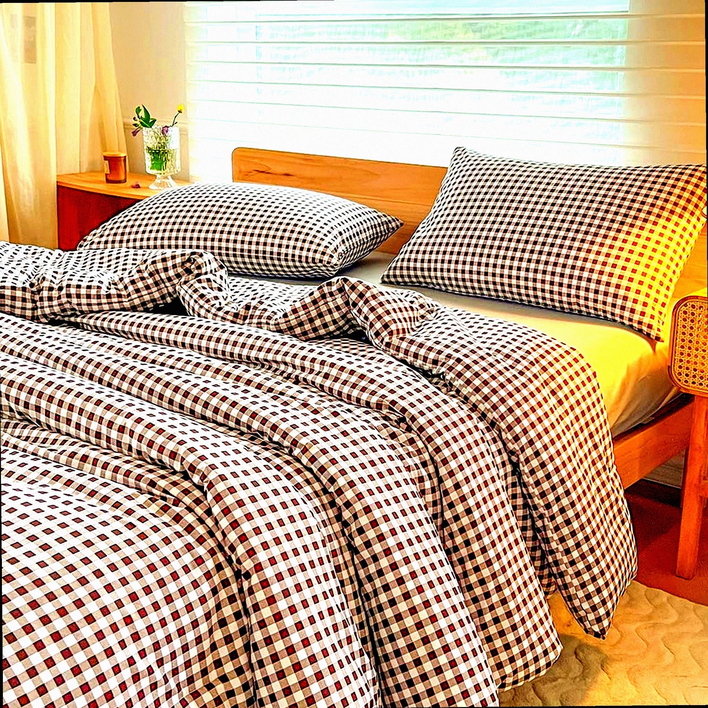 Mocha Grid Comforter Set - 3 Piece Bedding Ensemble with Dark Brown Gingham Pattern - Queen Size Comforter with 2 Pillowcases - Cozy Bedroom Decor