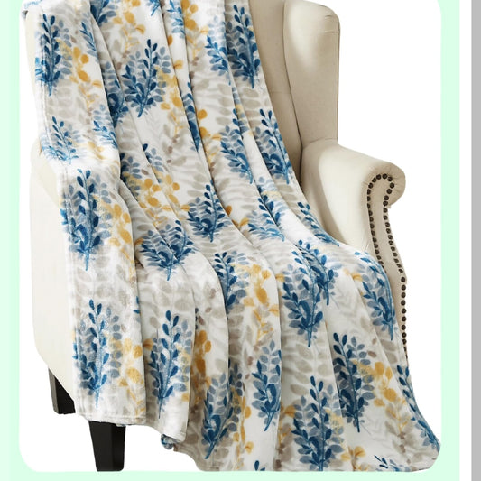 CozyLeaf Fleece Throw Compatible with Bed or Couch