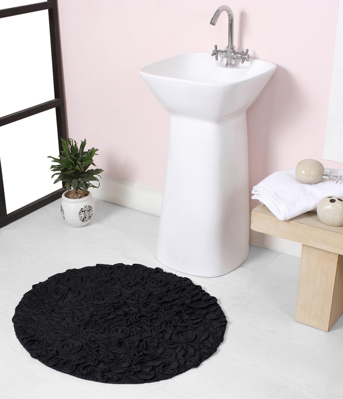 22" Round Cotton Tufted Bath Rug Black