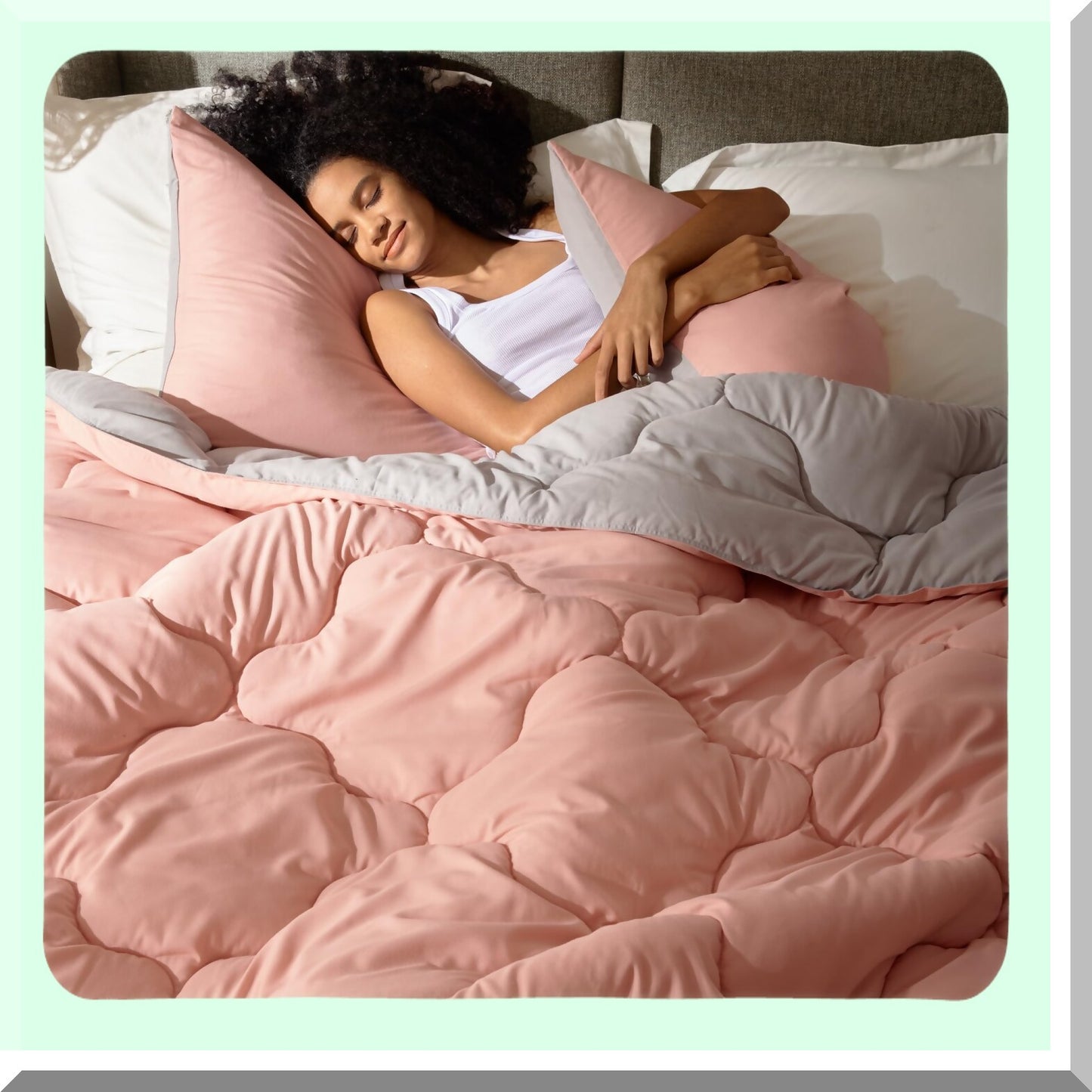Vibrant GeoQuilt Comforter Set - Lightweight All Season Down Alternative Bedding - Trendy Coral/Gray Reversible Design - Full/Queen 3 Piece Set