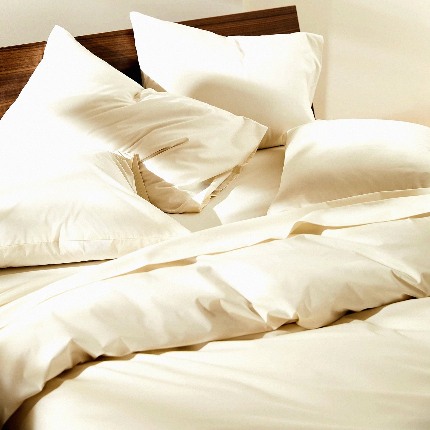 CreamLux Percale Pillowcase Set - 100% Cotton Standard Size - Envelope Closure - Luxury Bedding - Breathable Soft Pillow Cover - Pack of 2
