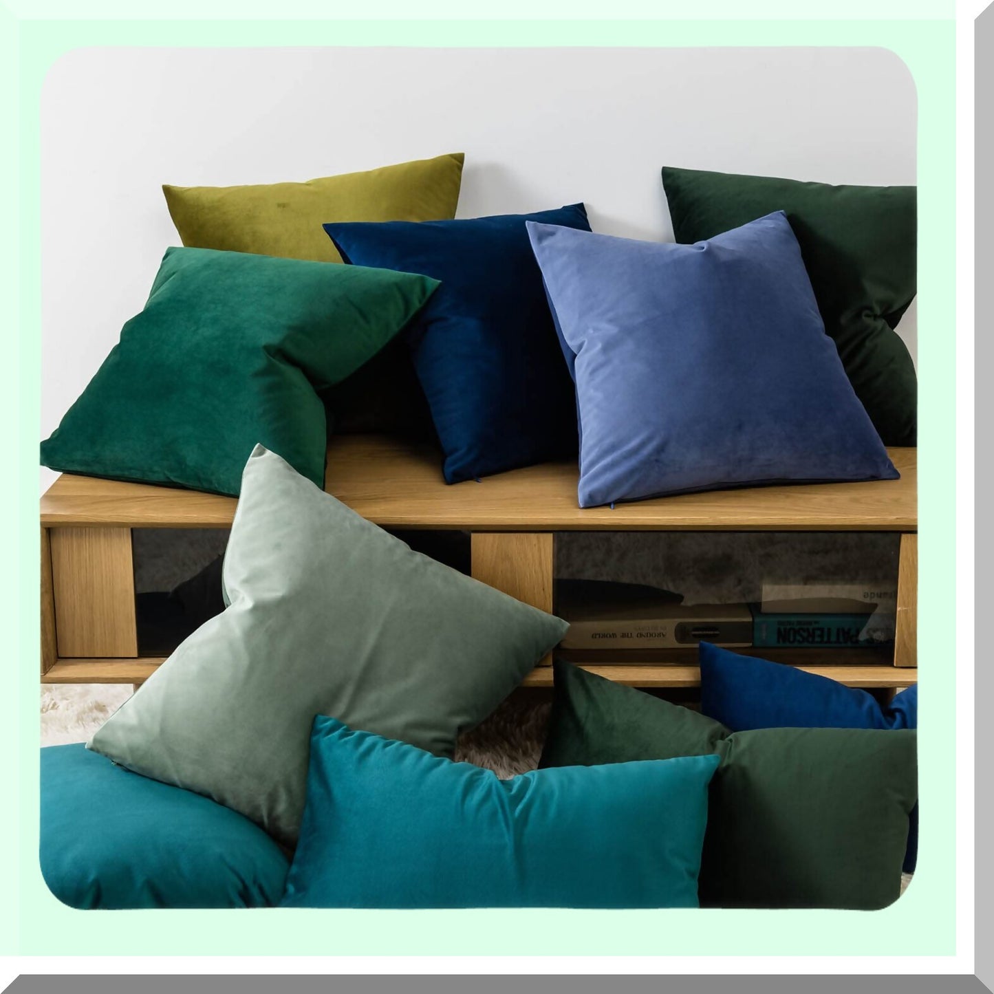 Luxury Emerald Green Velvet Pillowcase Set - 20x20 Inch Decorative Cushion Covers for Living Room, Couch, Sofa, Bedroom - Soft Square Throw Pillow Cases with Hidden Zipper - Pack of 2