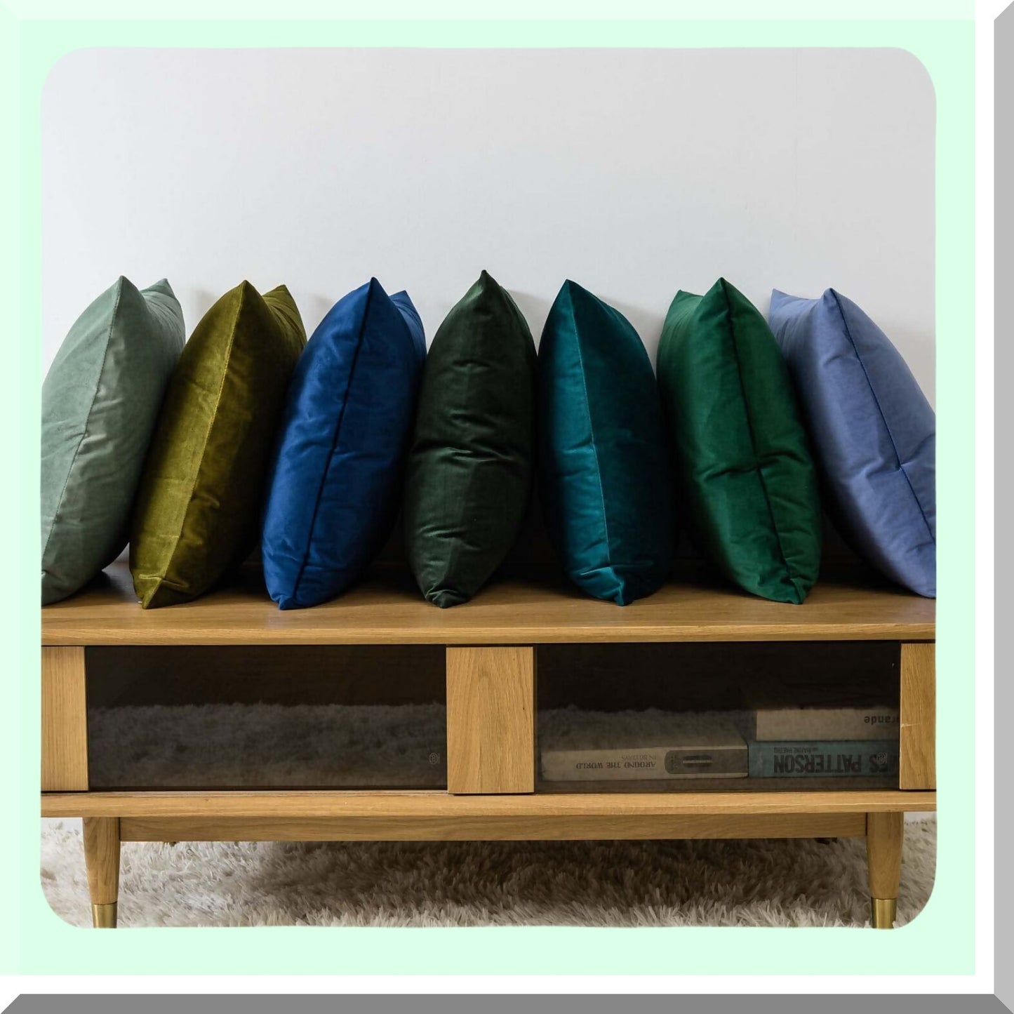 Luxury Emerald Green Velvet Pillowcase Set - 20x20 Inch Decorative Cushion Covers for Living Room, Couch, Sofa, Bedroom - Soft Square Throw Pillow Cases with Hidden Zipper - Pack of 2