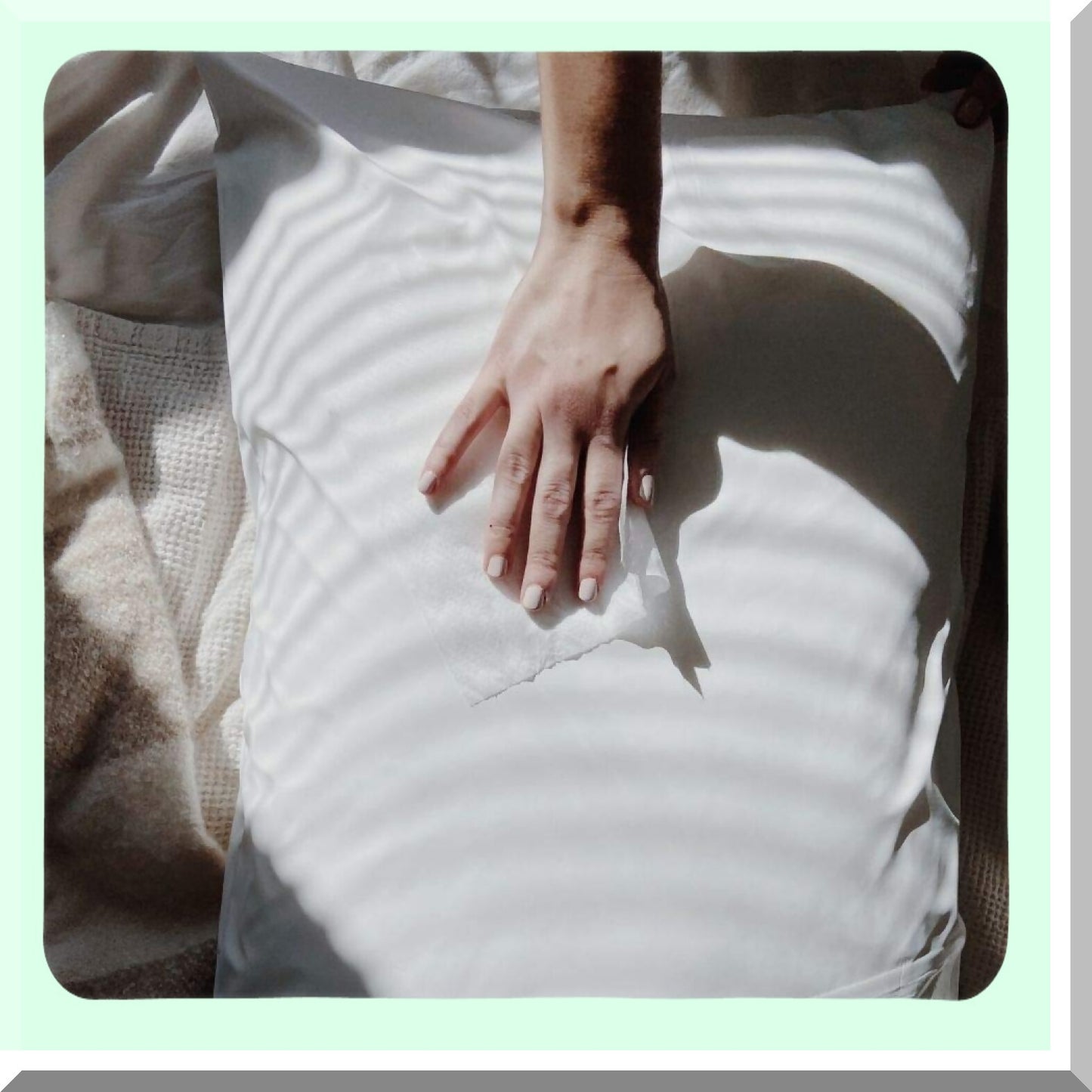 AllergyGuard Waterproof Breathable Pillow - Hypoallergenic Standard Queen Size with Polyfill Fill for Pure Comfort and Protection