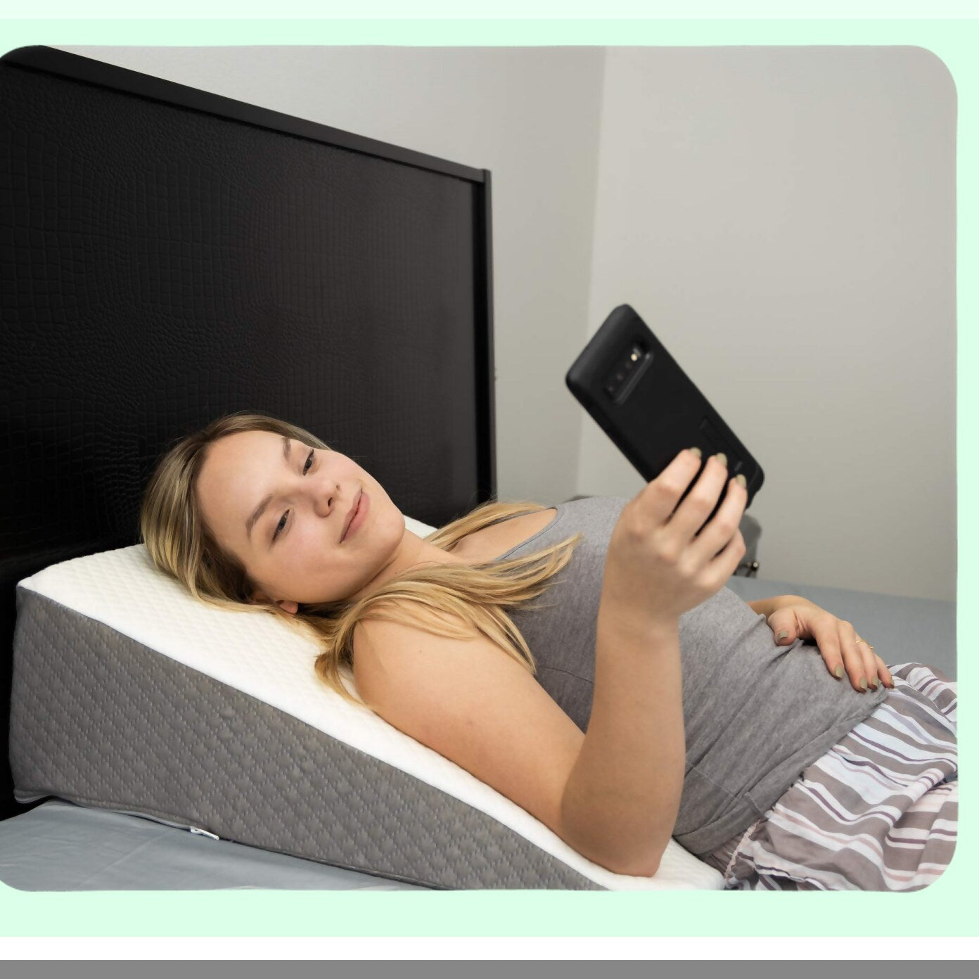 MemoryFoam Comfort Wedge Pillow - Chic Jacquard Cover for Sleeping, Acid Reflux, Heartburn & GERD Relief - Bed Wedge Support & Comfort