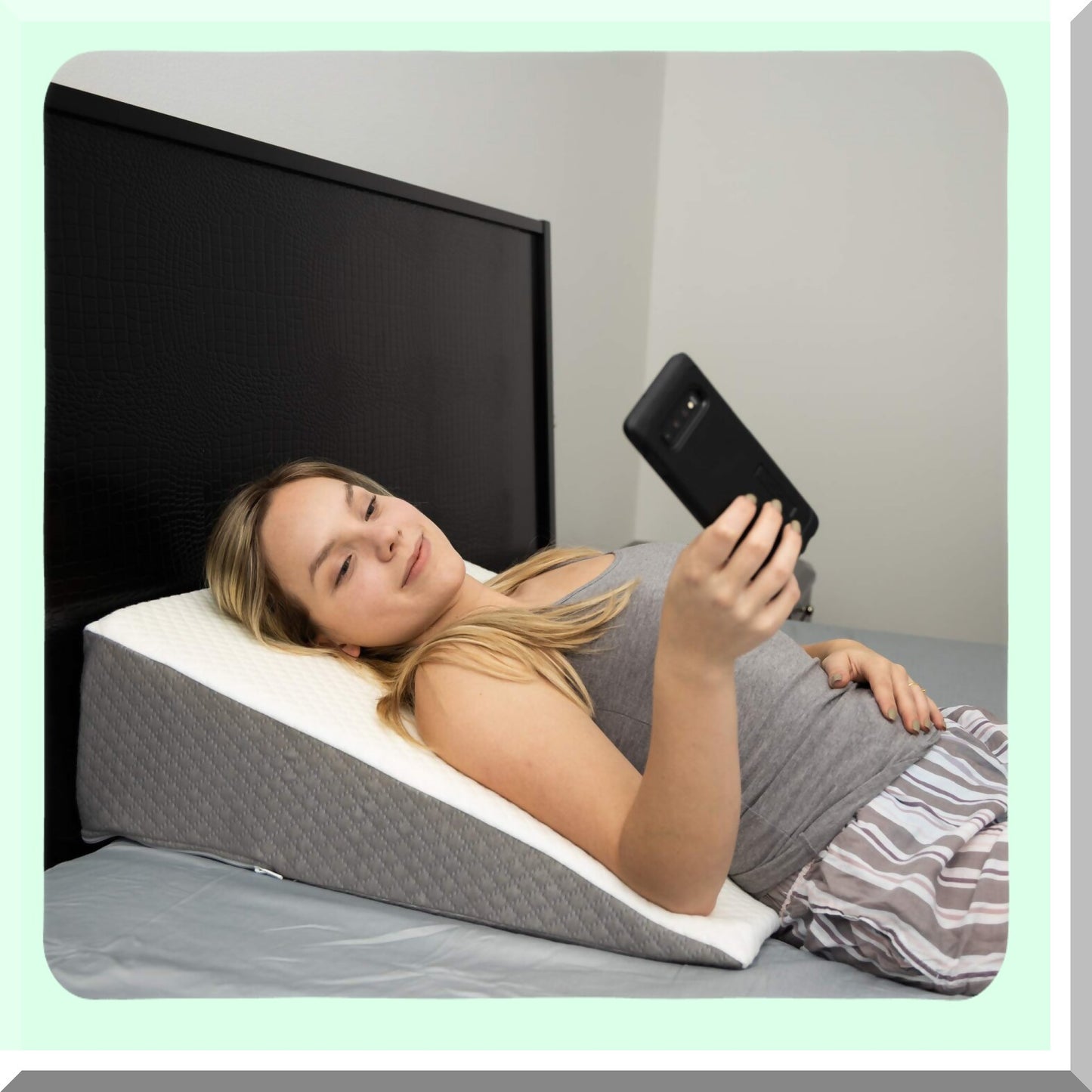 MemoryFoam Comfort Wedge Pillow - Chic Jacquard Cover for Sleeping, Acid Reflux, Heartburn & GERD Relief - Bed Wedge Support & Comfort
