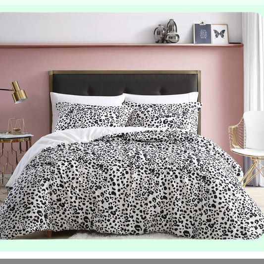 Water Leopard Reversible Comforter Set - Twin Size Bedding with Matching Sham, All Season Home Decor in White - Soft & Cozy Twin Comforter