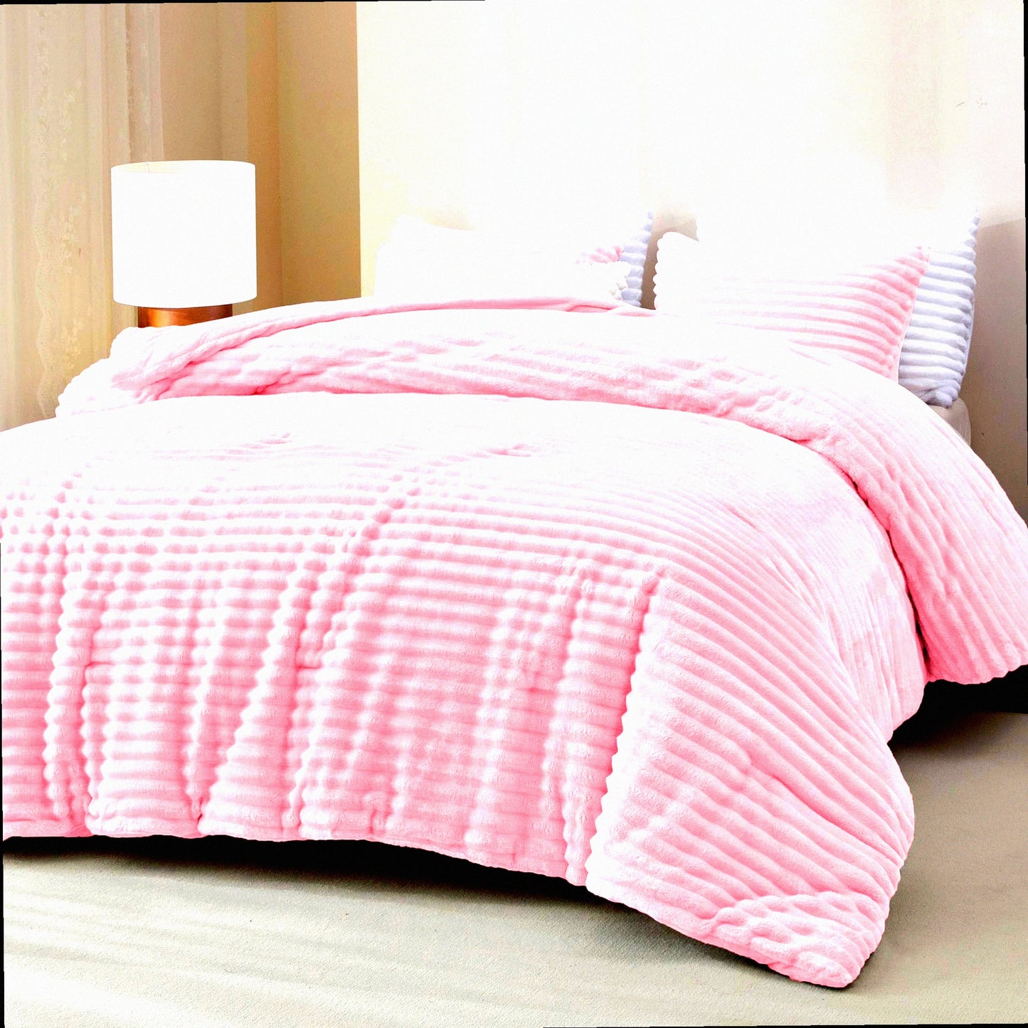Winter Bliss Plush Comforter Set - Pink Fleece 3-Piece Bedding Set for Size Bed - Soft Warm Fluffy Luxury - Includes 1 Comforter and 2 Pillowcases - Cozy Bedroom Decor