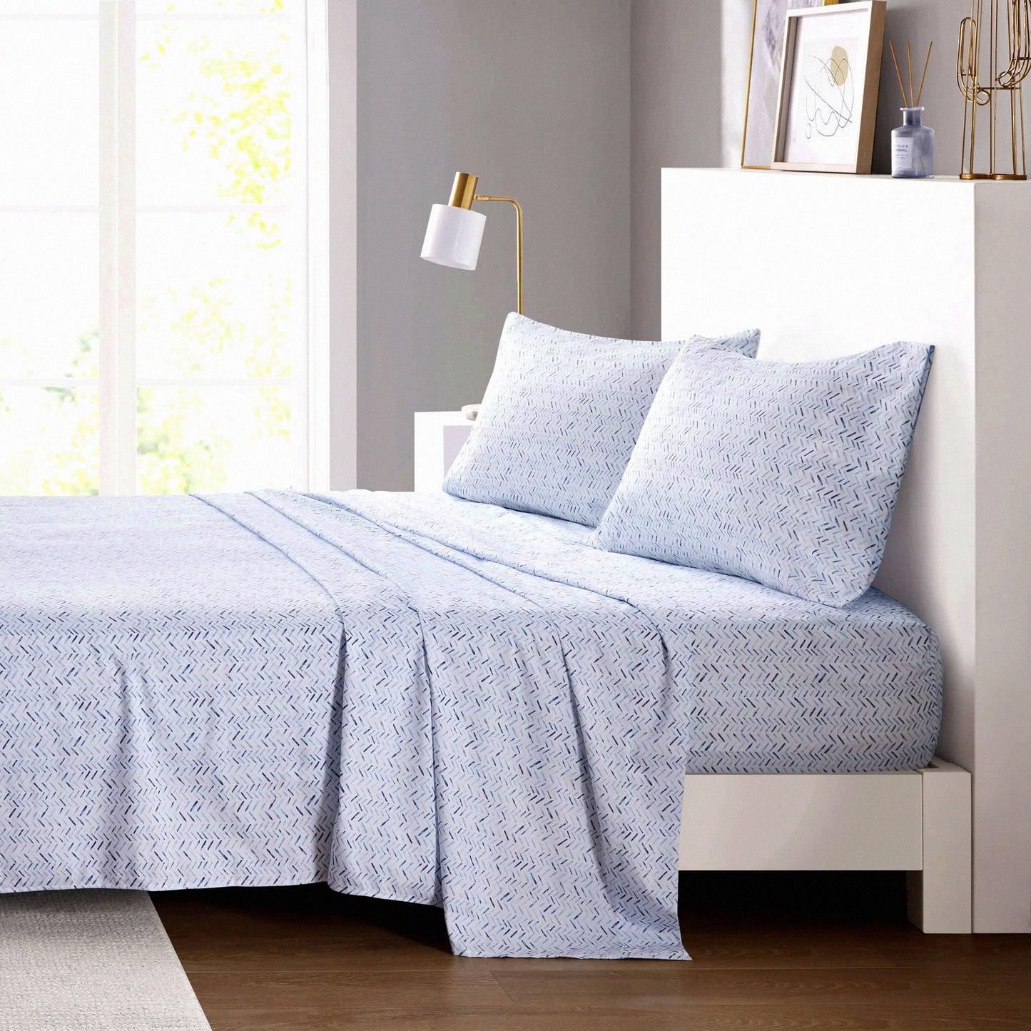 Blue Chevron Microfiber Bedding Set - Soft & Breathable Sheets with Elastic Deep Pocket, Lightweight All Season Cozy Decor for Modern Bedroom. Includes Matching Pillowcase. Queen Size, 4 Piece
