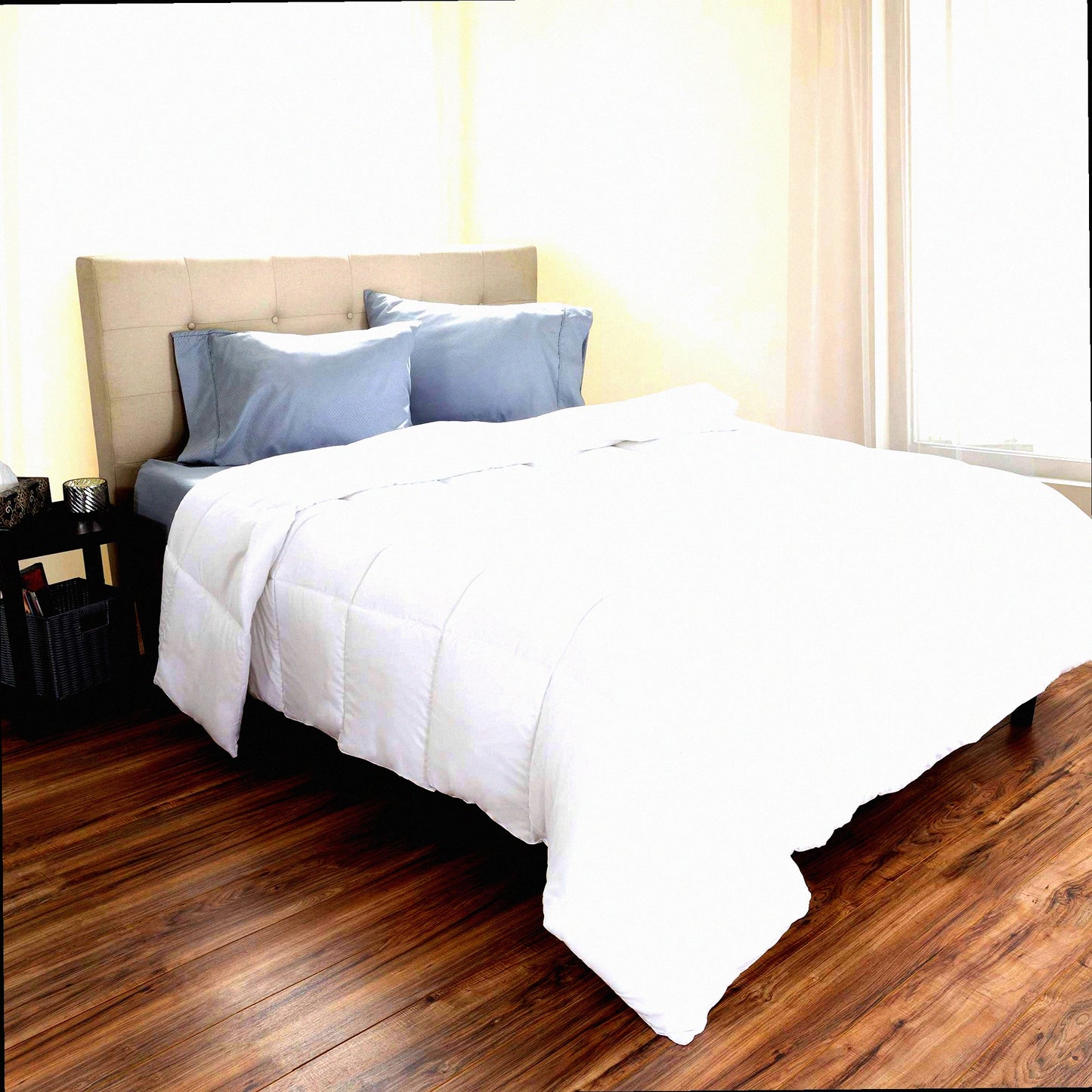 CloudSoft Twin White Comforter - Hypoallergenic Lightweight Bedding for All Seasons - Soft Microfiber Fill for Alternative Down Feel - Machine Washable & Durable