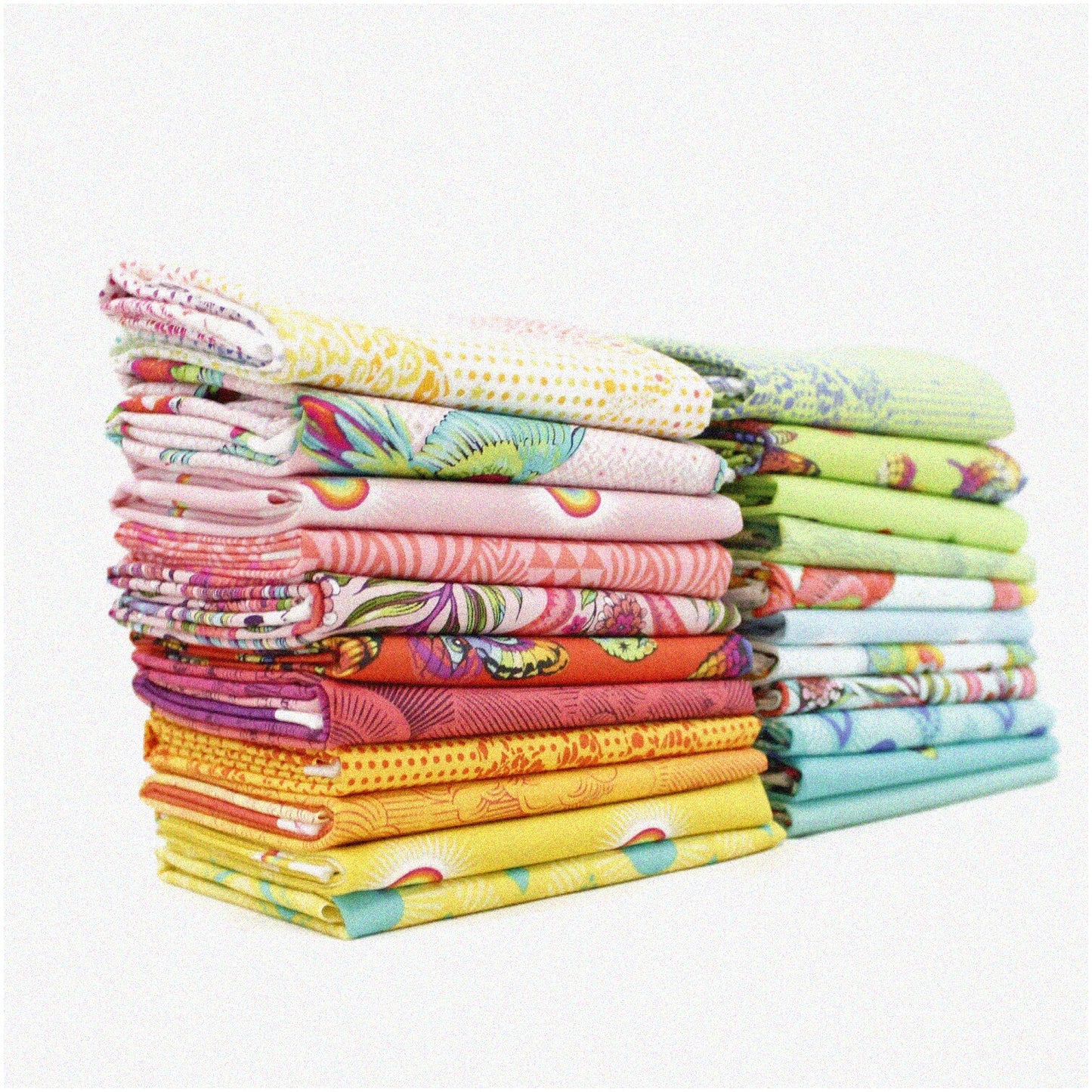 Dreamy Delights Quilt Fabric Bundle 22 Fat Quarters