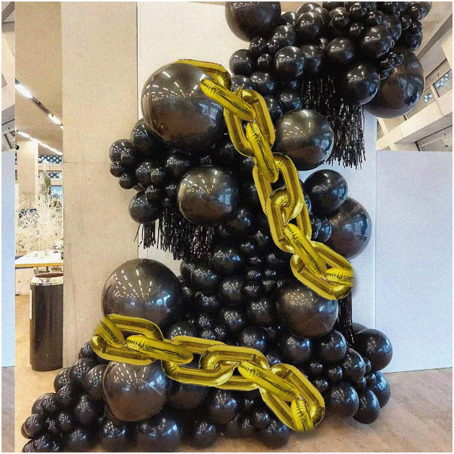 129Pcs Black and Gold Latex Balloons Kit