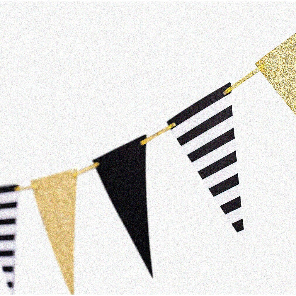 Golden Gatsby Triangle Banner 15pcs 10 Feet