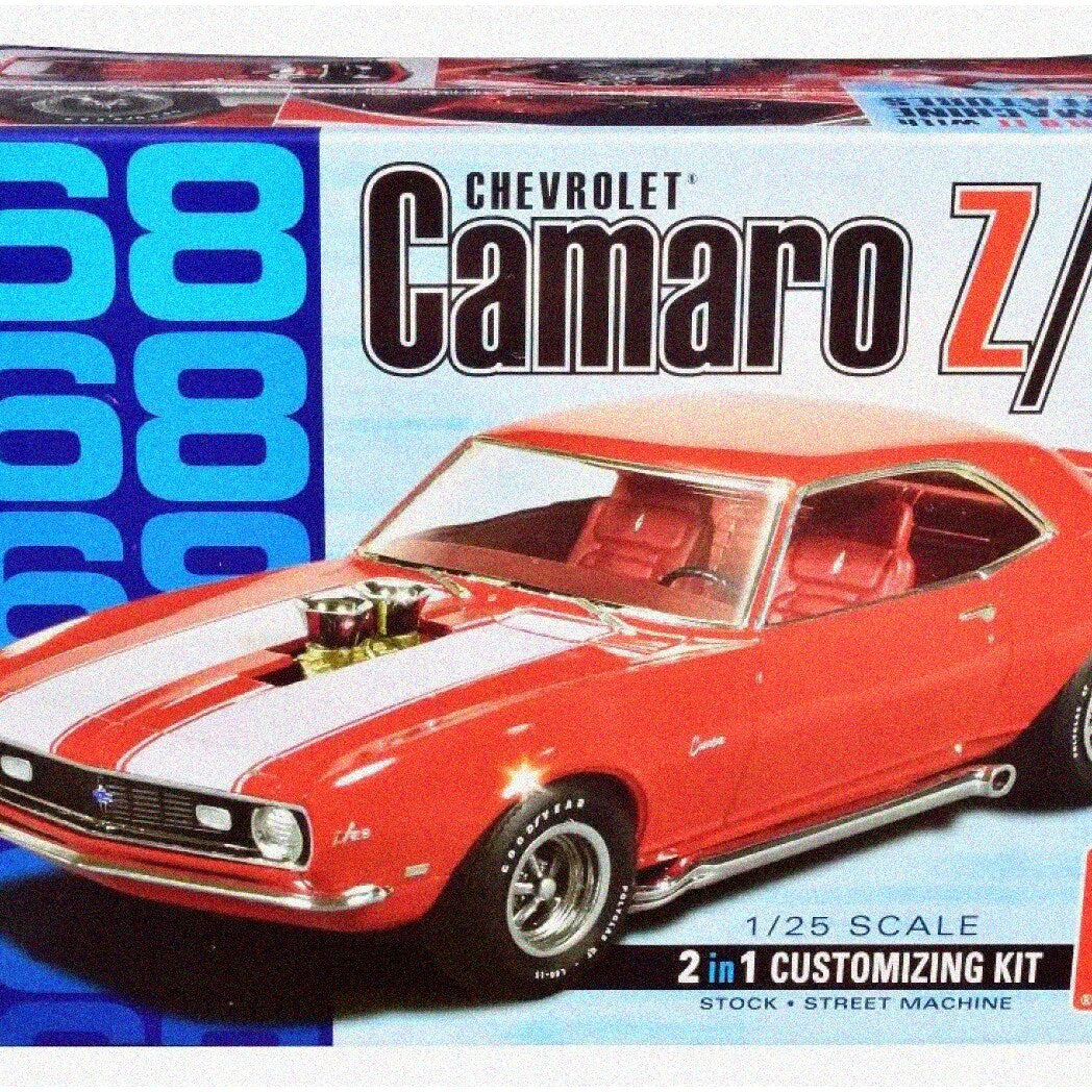 1968 Chevy Camaro Z/28 1:25 Scale Model Kit