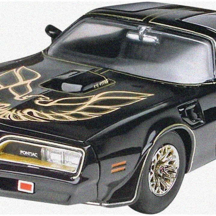 Smokey and The Bandit 77 Pontiac Firebird Model Car Kit 1:25 Scale