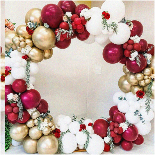 Shimmering Celebration Kit with 157Ft Garland and Four-Leaf Clovers